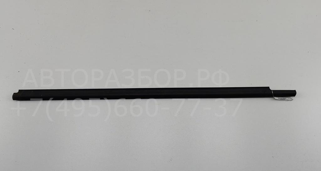 Накладка стекла переднего левого