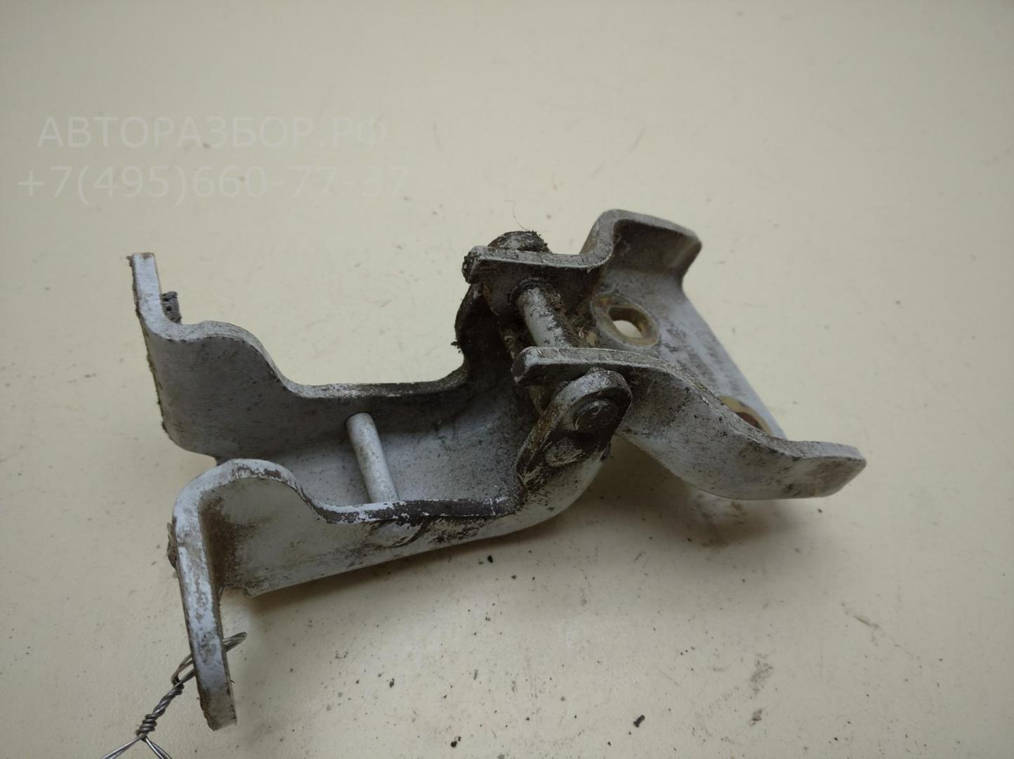 Петля двери