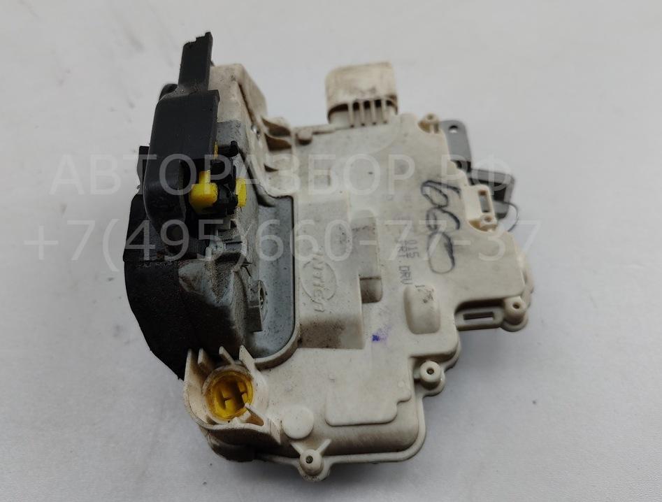 Замок двери передней левой