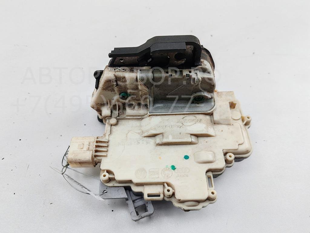 Замок двери передней правой