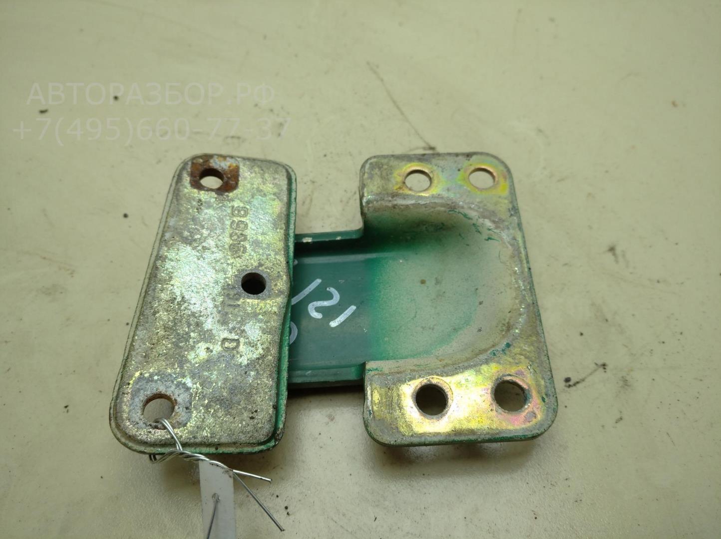 Петля двери