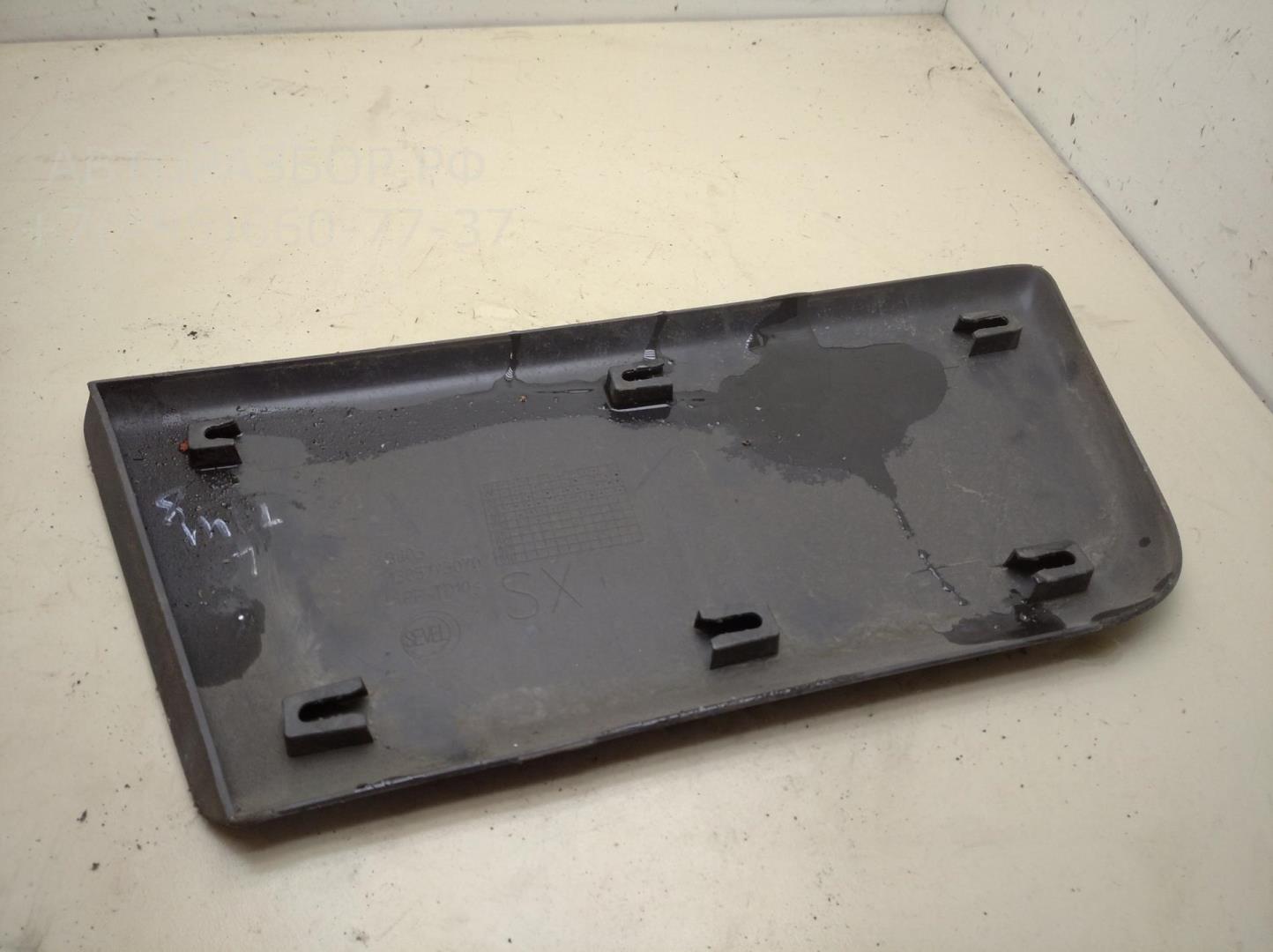 Молдинг двери передней левой