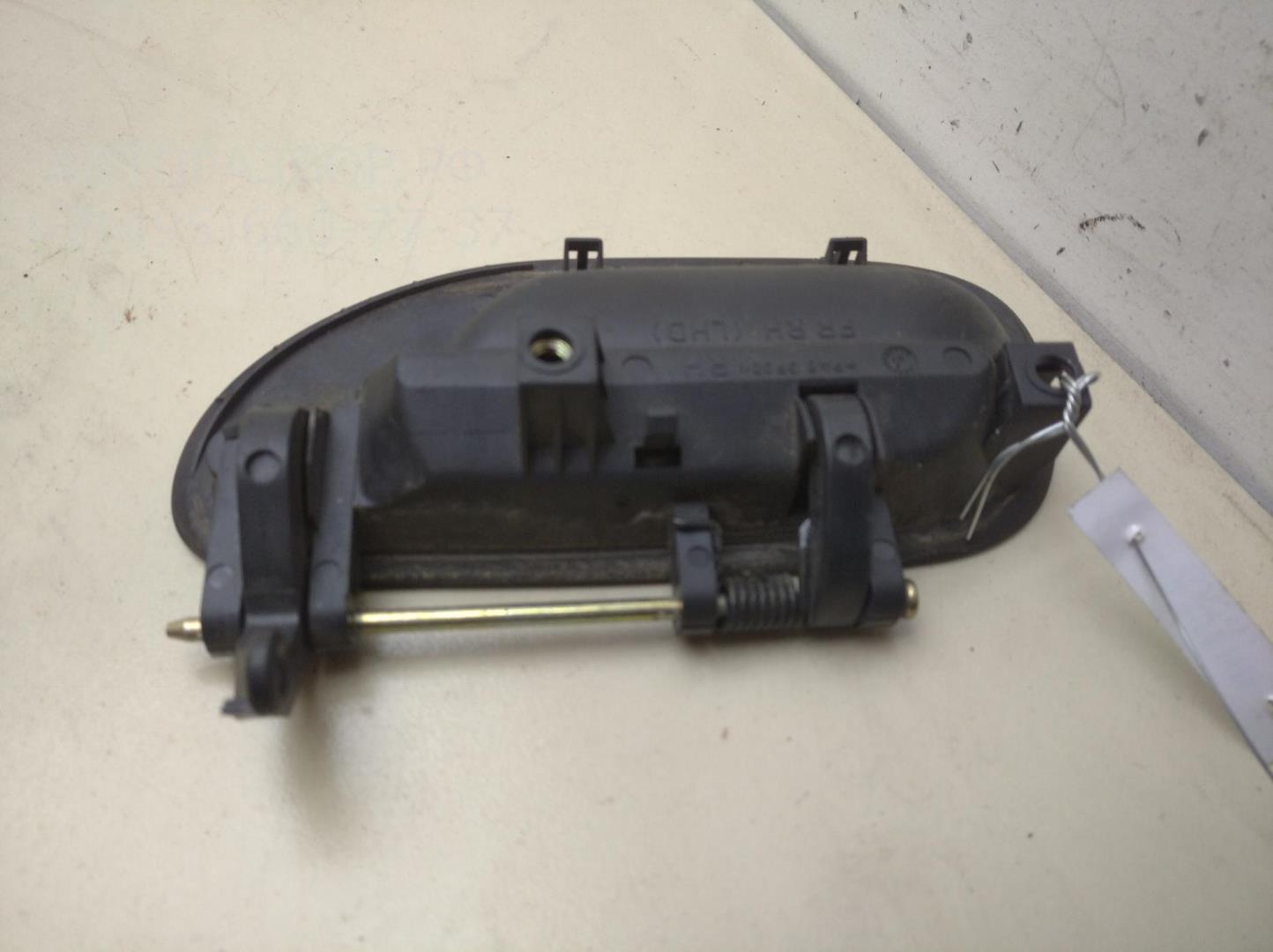 Ручка двери передней наружная правая