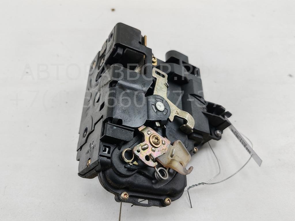 Замок двери передней правой