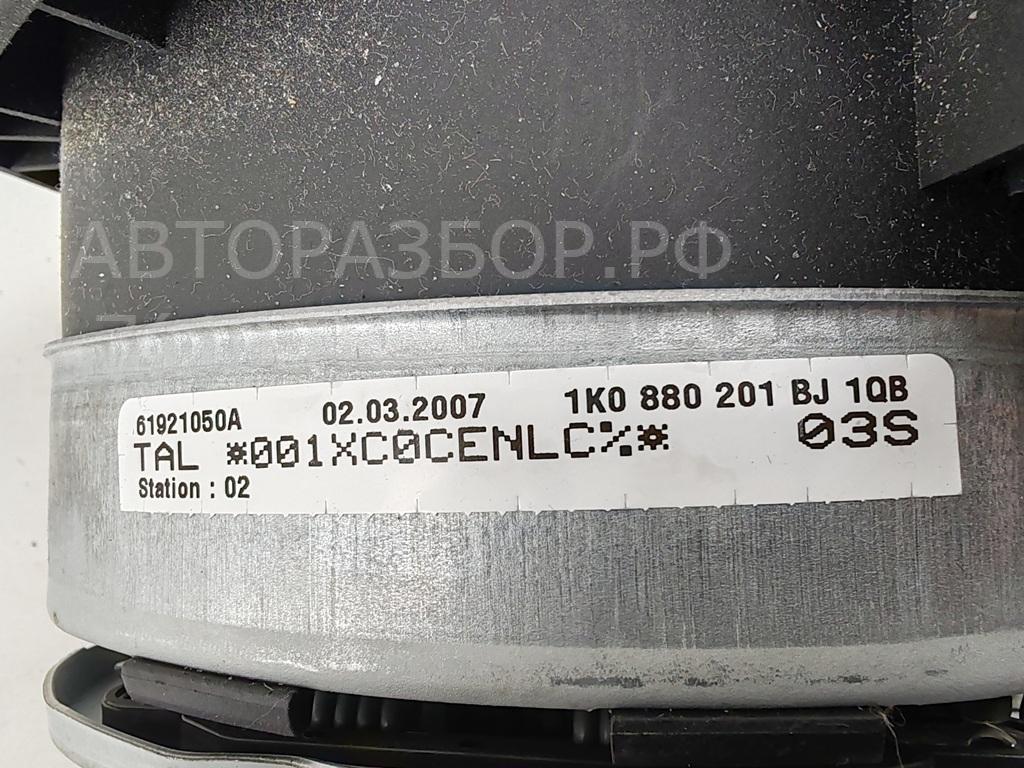 Подушка безопасности в рулевое колесо