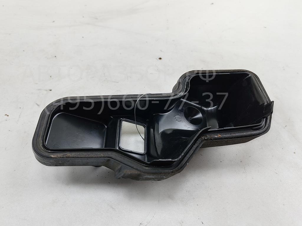 Крышка фары левой