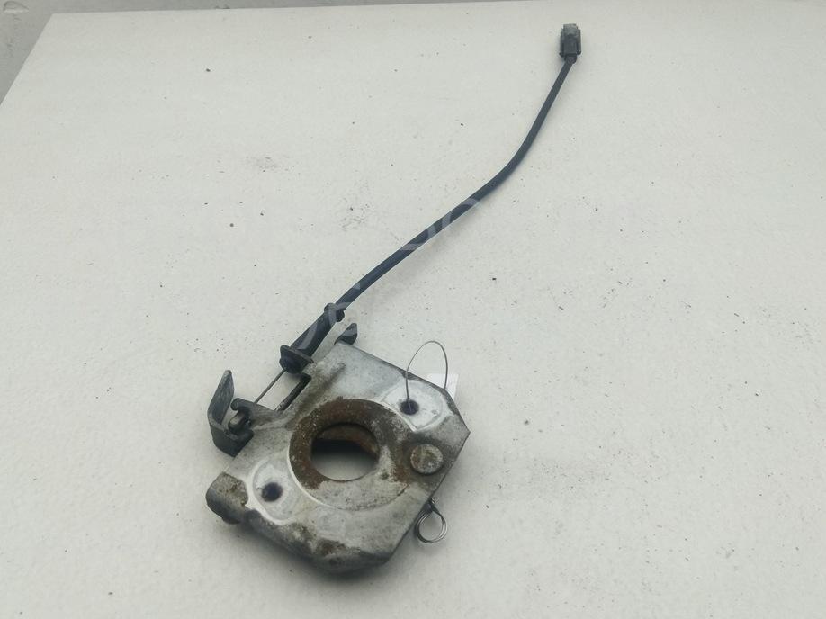 Замок капота