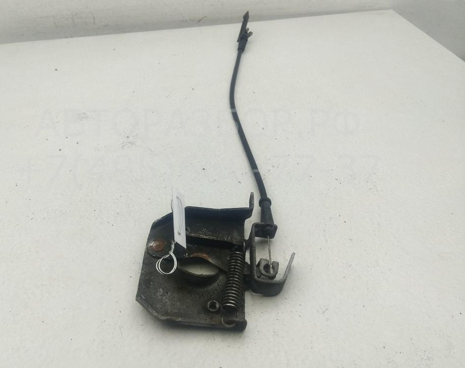 Замок капота