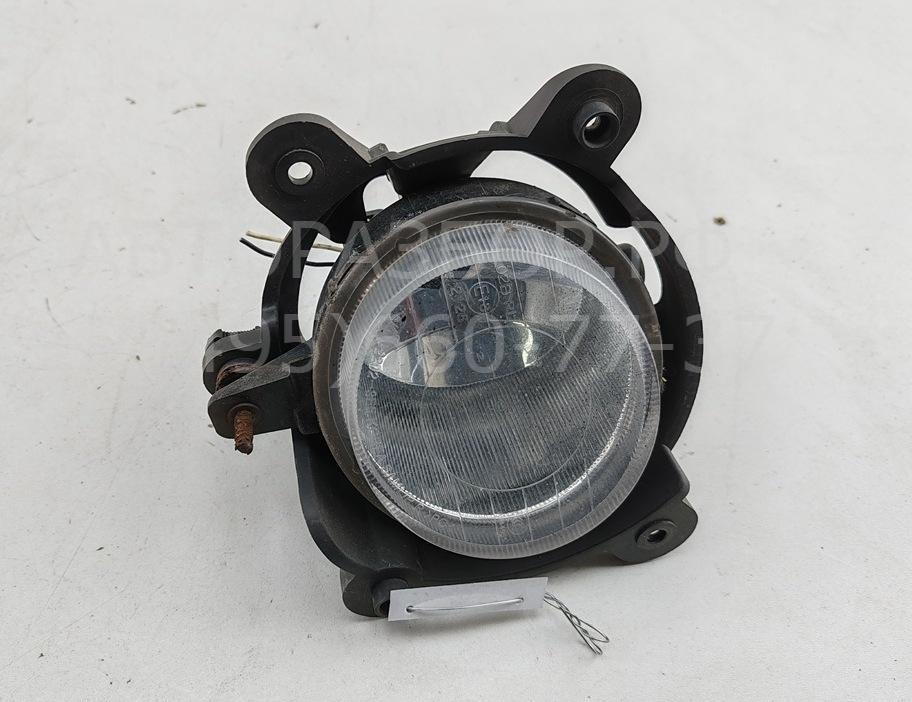 Фара противотуманная правая