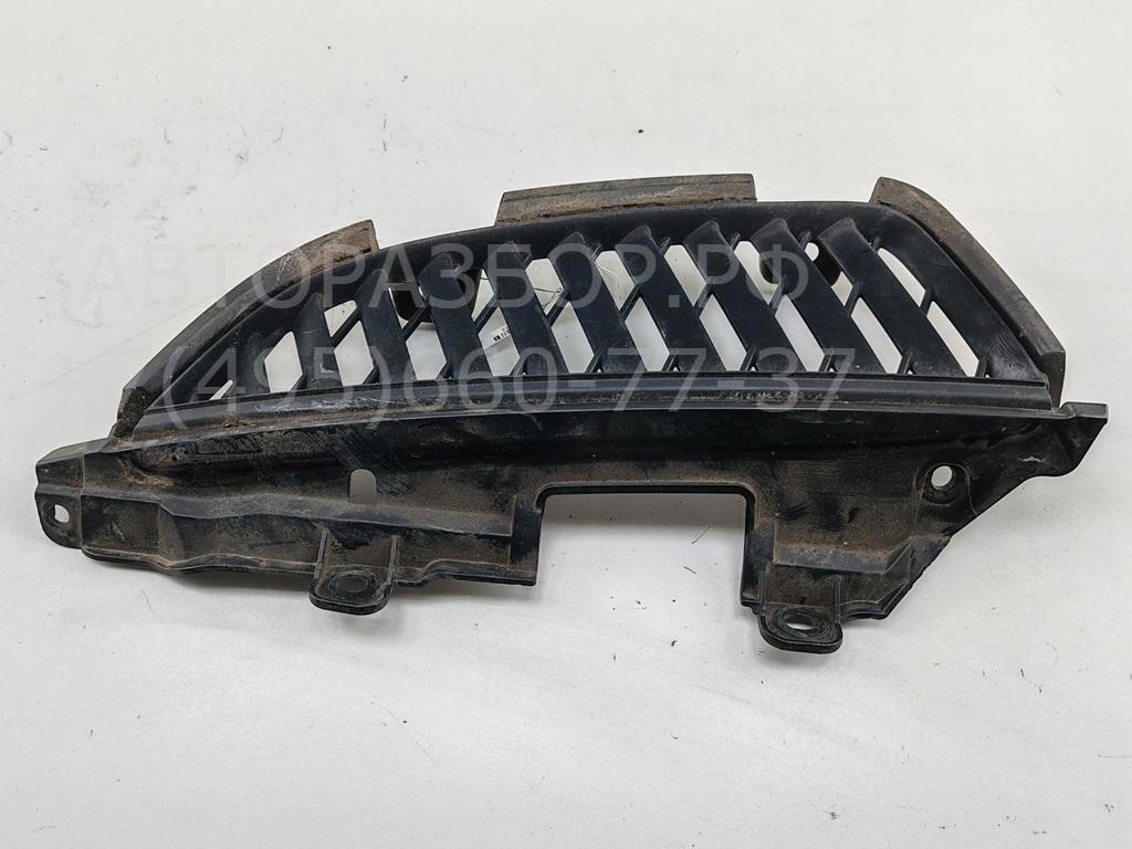 Решетка радиатора левая