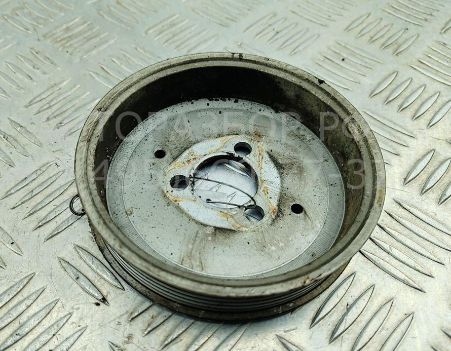 Шкив водяного насоса (помпы)