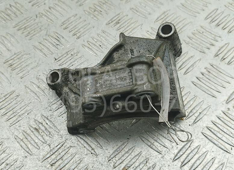 Кронштейн ГУР