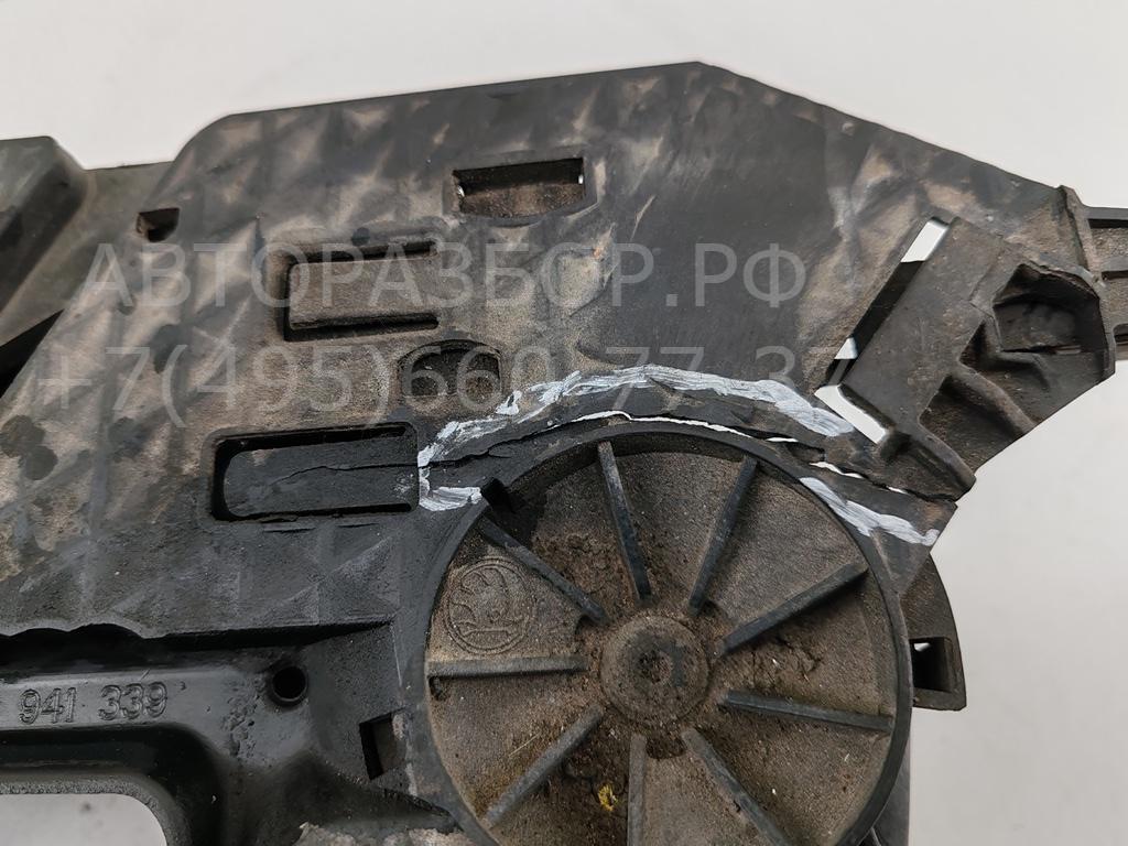 Крепеж фары