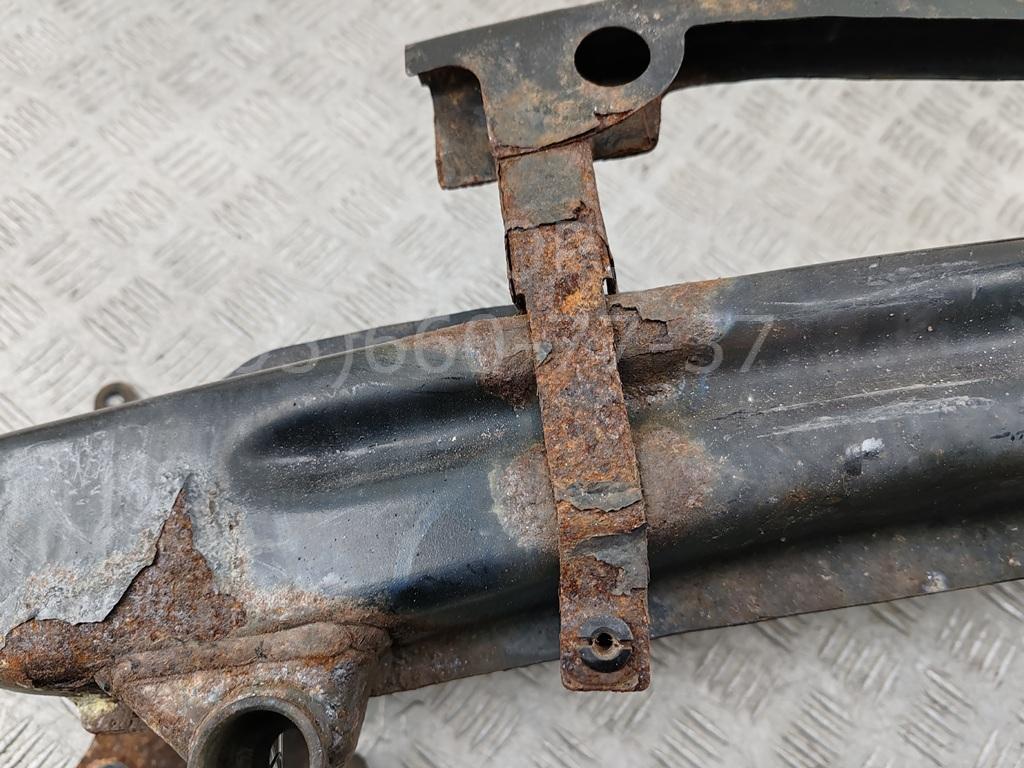 Усилитель переднего бампера