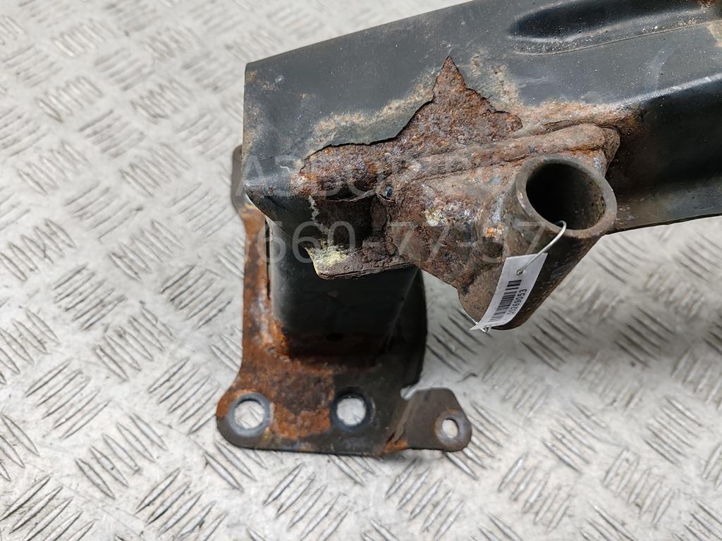 Усилитель переднего бампера