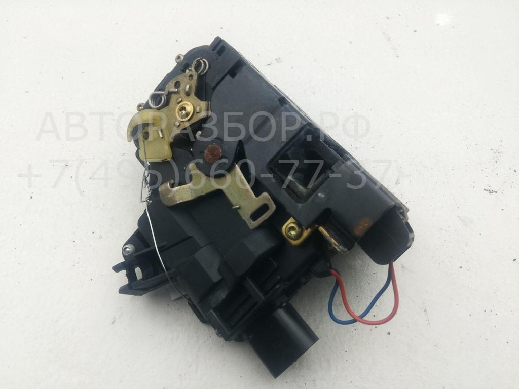 Замок двери передней правой