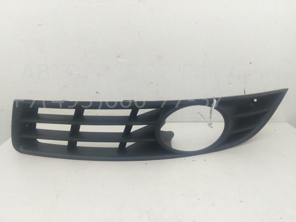 Рамка противотуманной фары левой