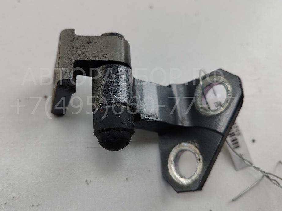 Петля двери