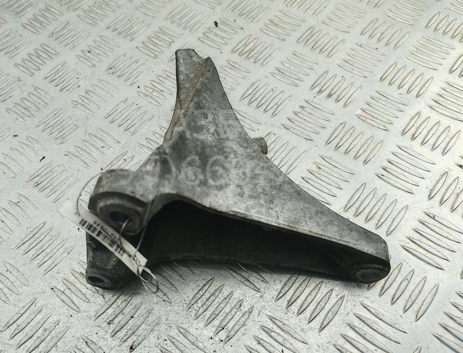 Кронштейн двигателя правый