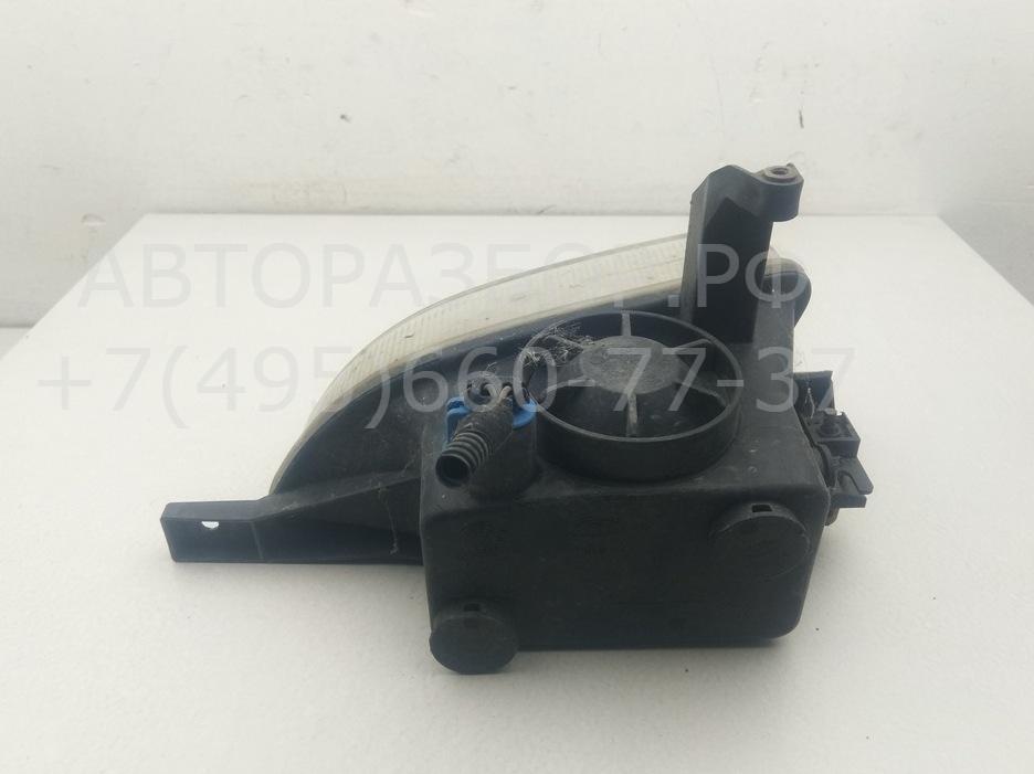 Фара противотуманная правая