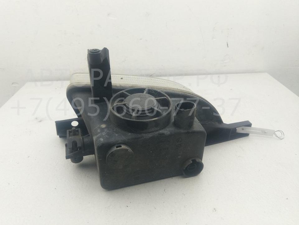 Фара противотуманная левая