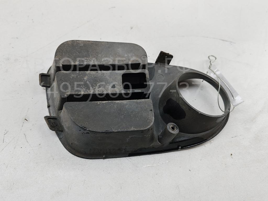 Рамка противотуманной фары левой