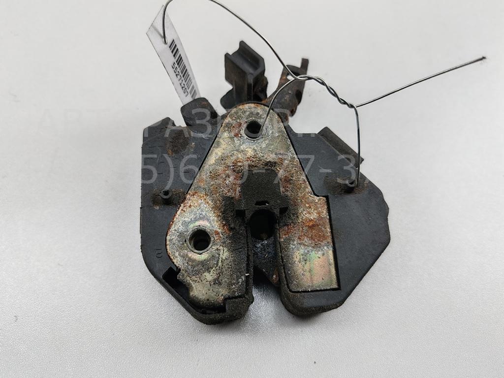 Замок капота