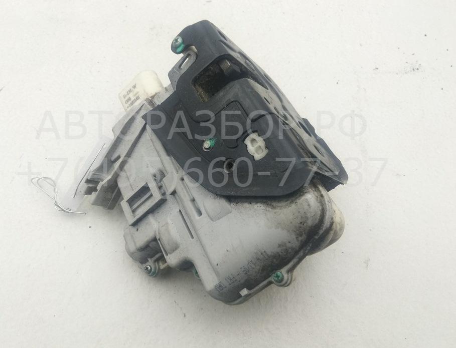 Замок двери передней левой