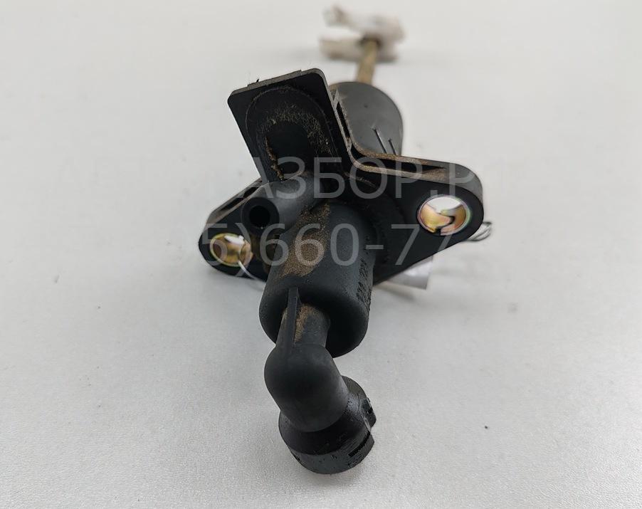 Цилиндр сцепления главный