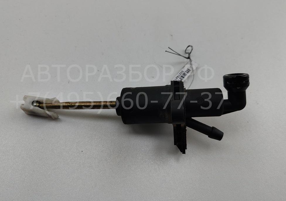 Цилиндр сцепления главный