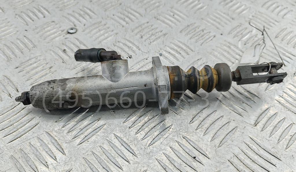 Цилиндр сцепления главный