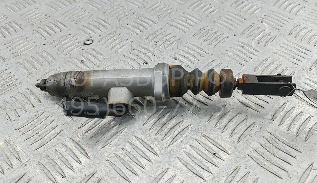 Цилиндр сцепления главный