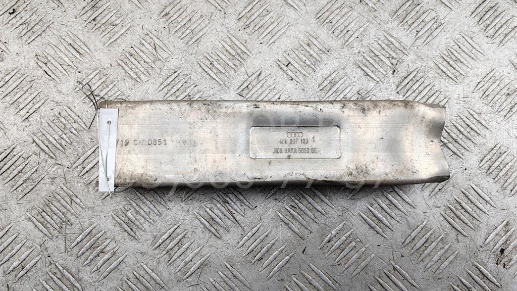 Кронштейн переднего бампера