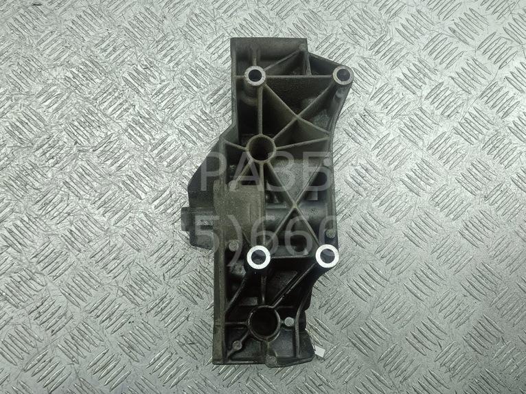 Кронштейн генератора