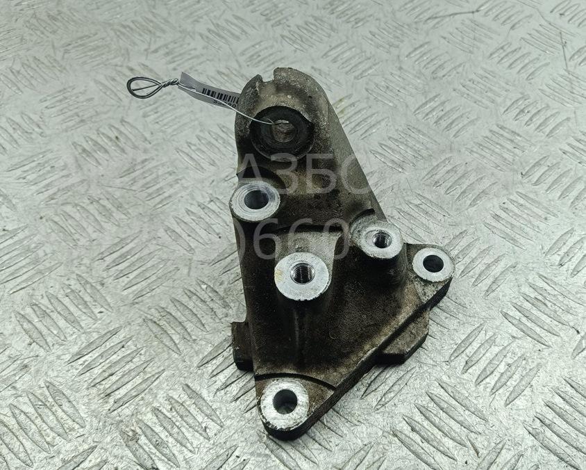 Кронштейн двигателя левый