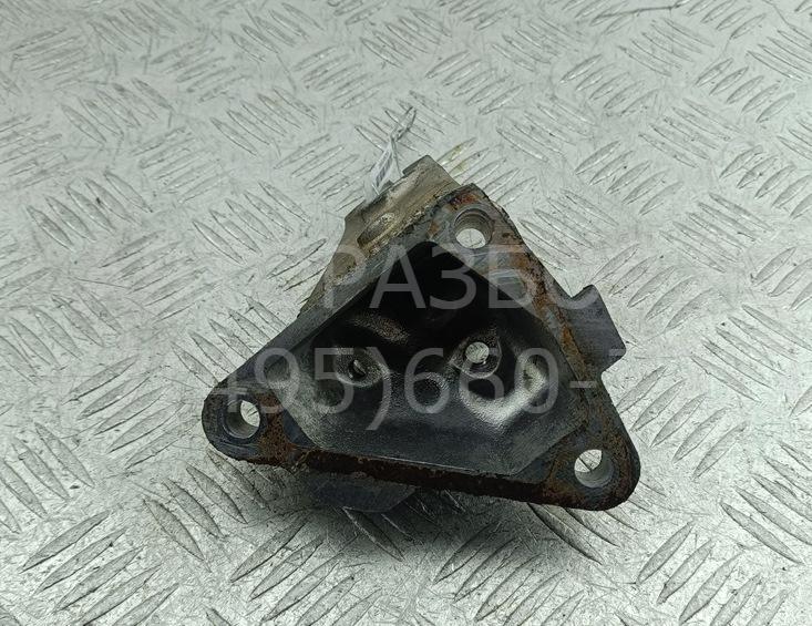 Кронштейн двигателя левый