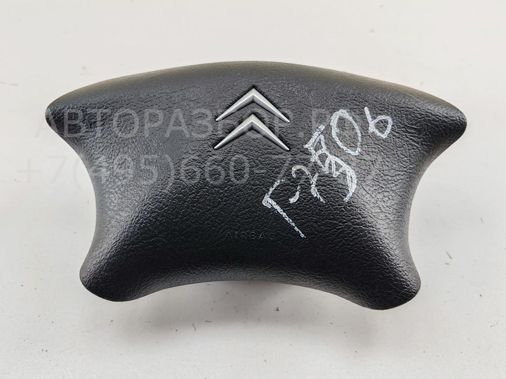 Подушка безопасности в рулевое колесо