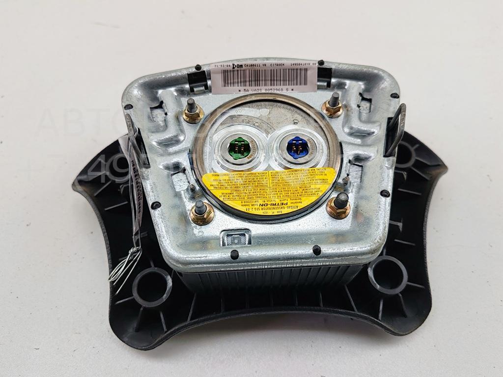 Подушка безопасности в рулевое колесо