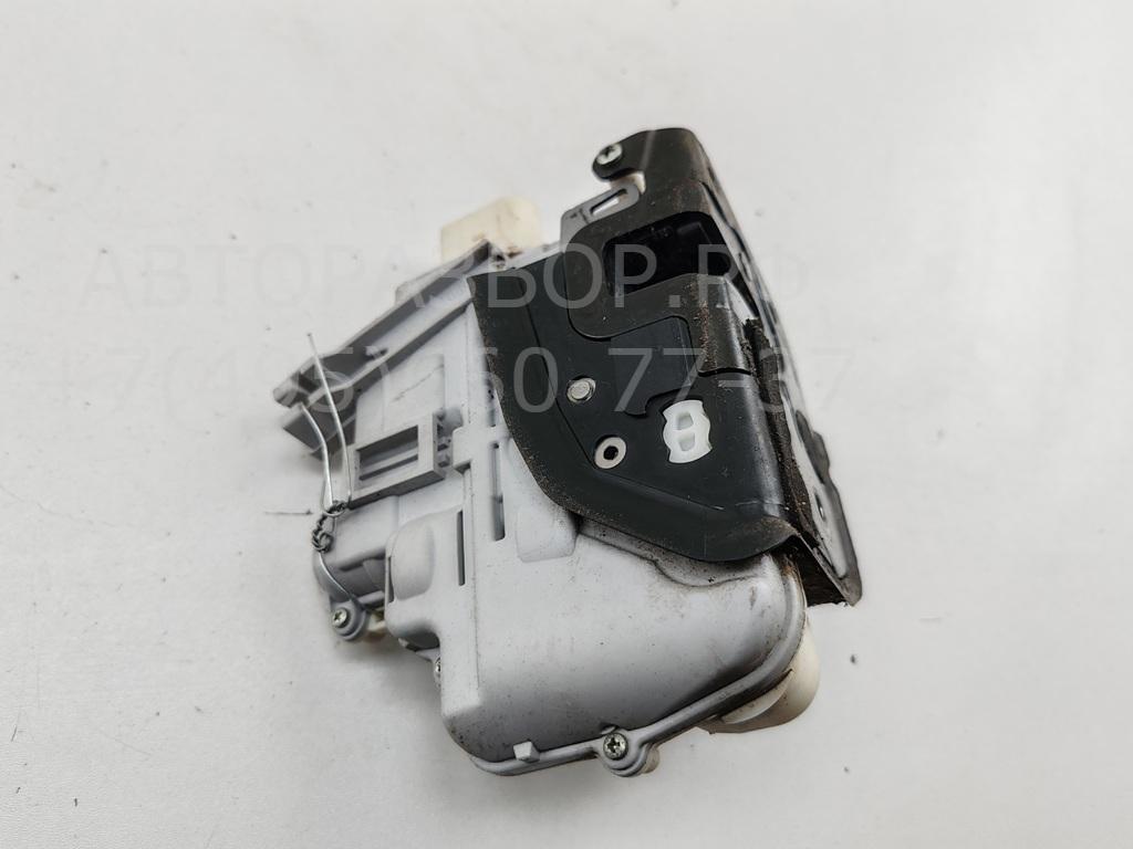 Замок двери передней левой