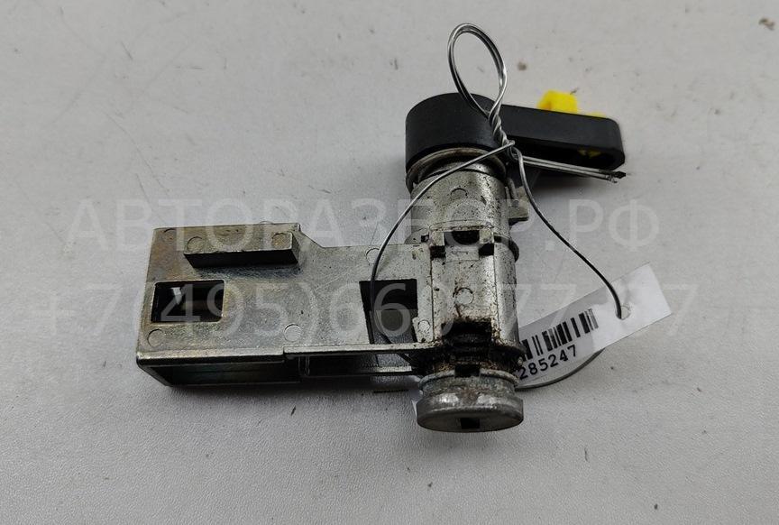 Вставка замка двери