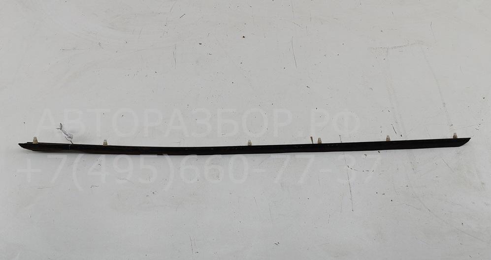 Молдинг двери передней левой