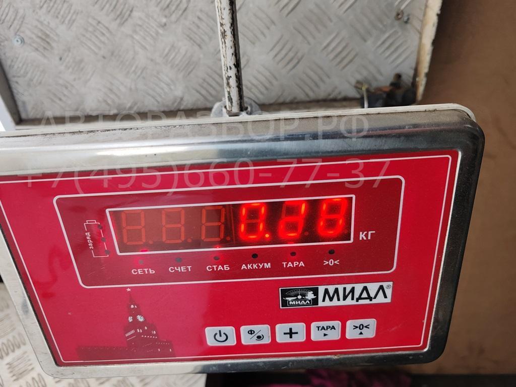 Молдинг двери передней левой