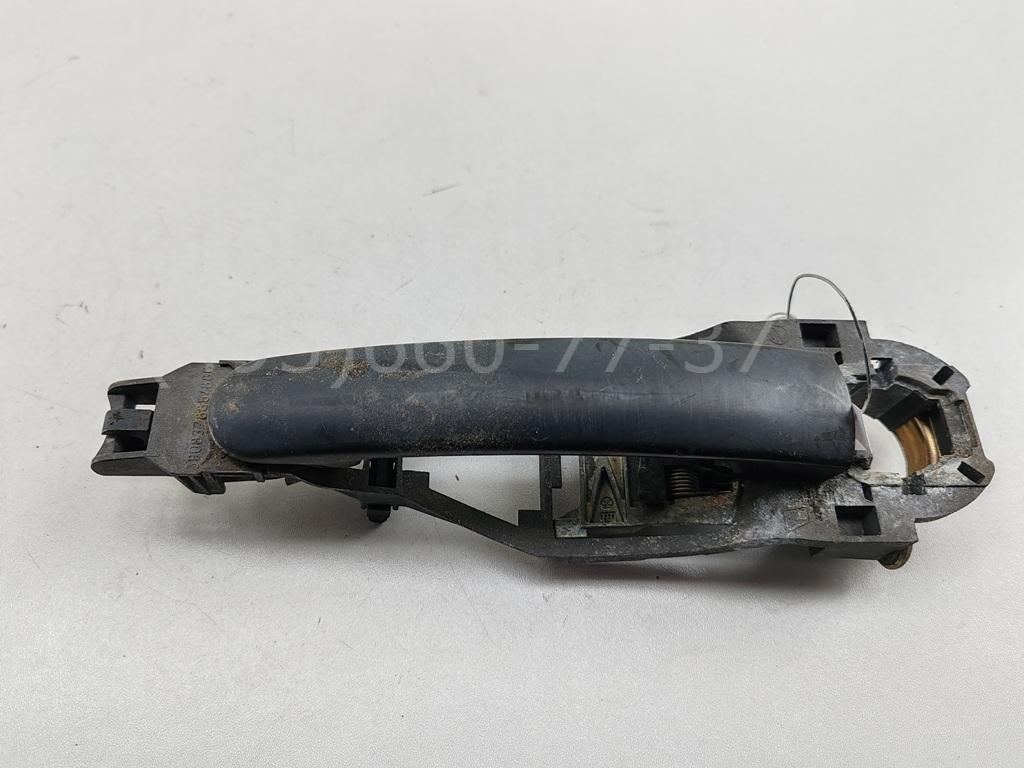 Ручка двери передней наружная левая