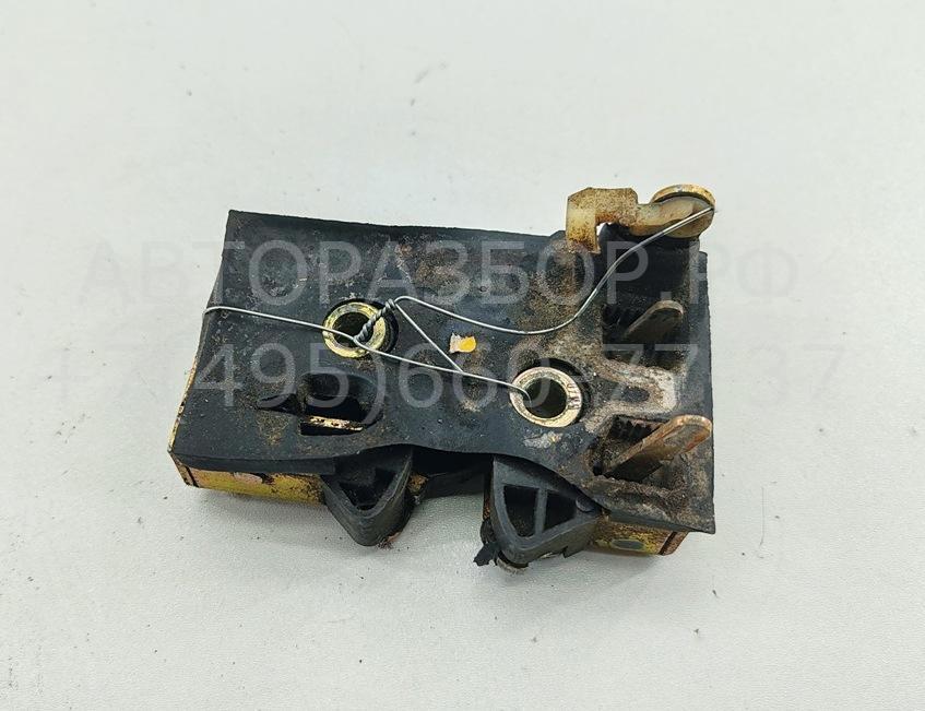 Замок двери передней правой