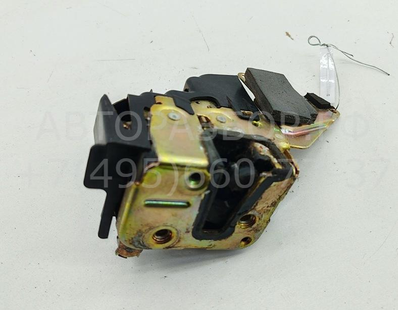 Замок двери передней левой