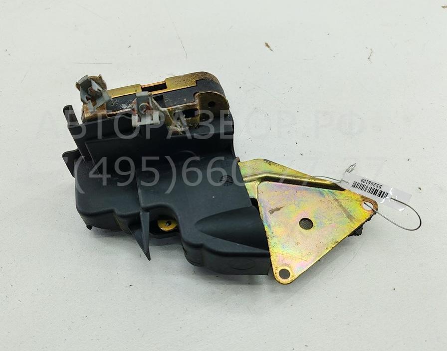 Замок двери передней левой