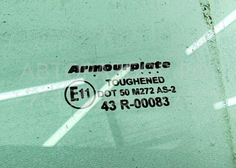 Стекло двери передней левой