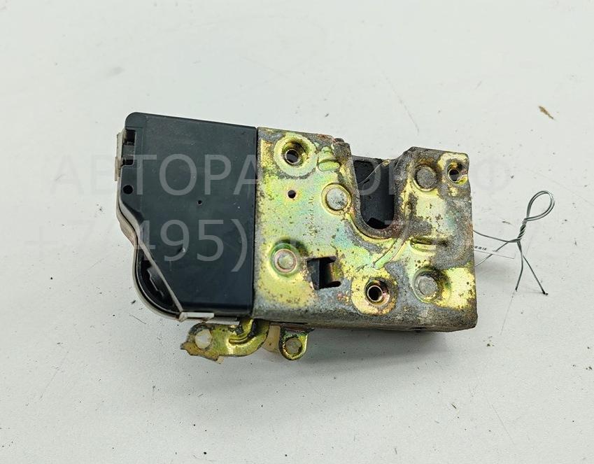 Замок двери передней левой