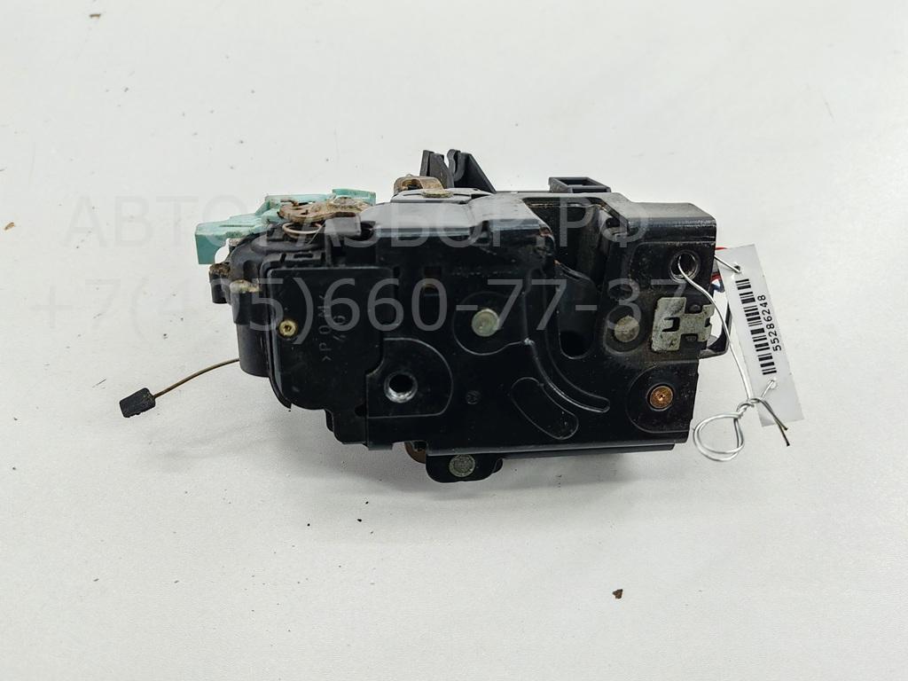 Замок двери передней левой