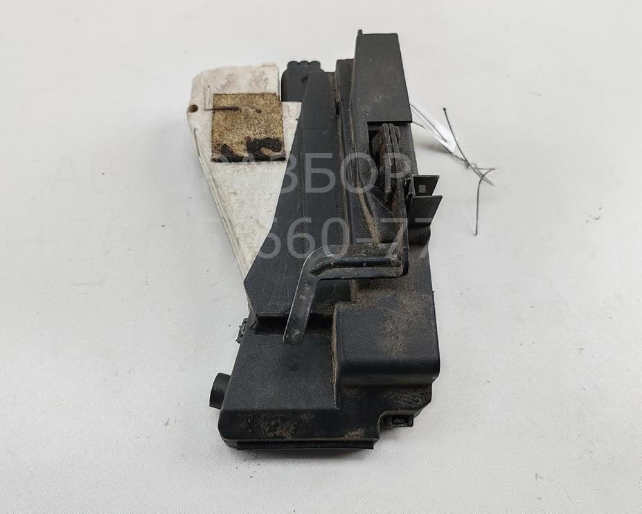 Замок двери задней правой